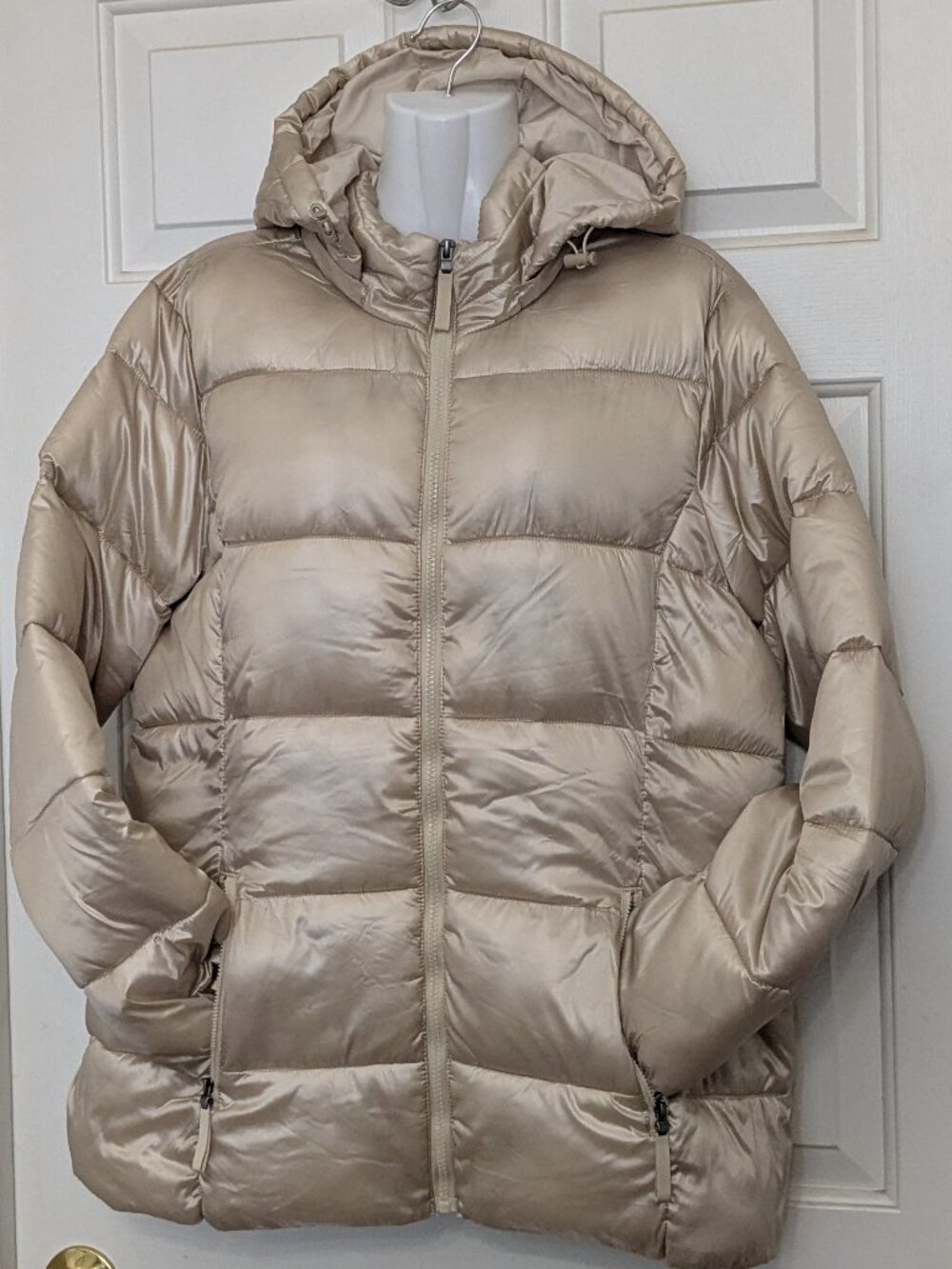 St. John's Bay Women's Puffer Hooded Jacket Size XL Beige NWT